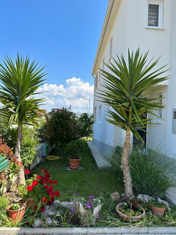 Holiday Home Mb Ражань Экстерьер фото