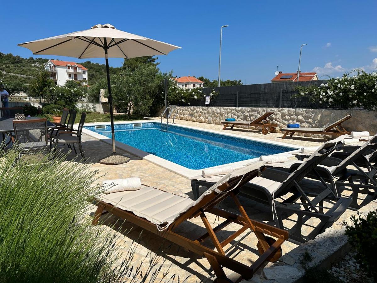 Holiday Home Mb Ражань Экстерьер фото